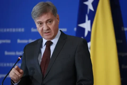 Nova politička poruka iz Sarajeva: Zvizdić smatra da Dodik više nema izlaz iz krize