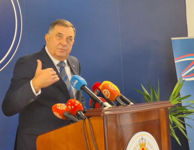 Dodik ponovo podigao tenzije: Govorio o Srbima u FBiH, zastavama i Schmidtu